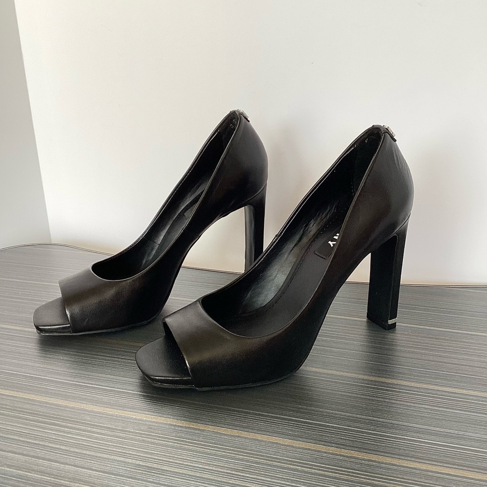 DKNY Black Leather Peep Toe Pumps 4" Heels Silver Accent 6.5M $109